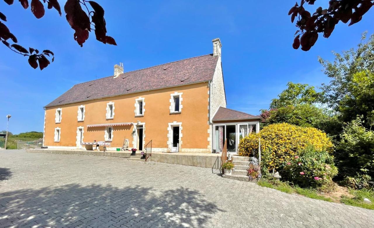 Les Chambres D'Hotes La Guiberdiere Castilly Bagian luar foto